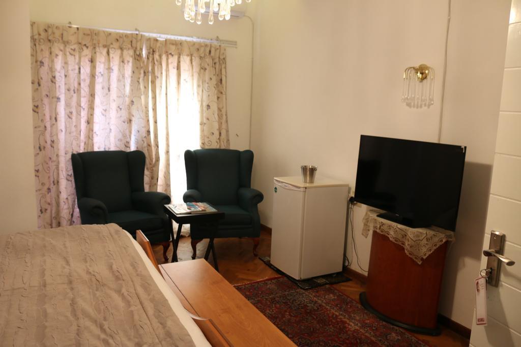 Guesthouse Seilatsatsi Maseru Ngoại thất bức ảnh